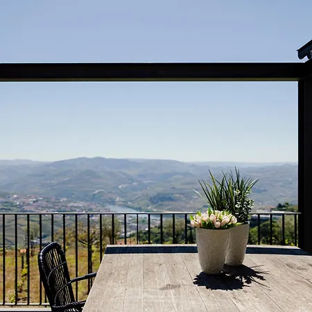 Casa Da Quinta De Santa Cruz - Douro Valley - By Met * Peso da Régua