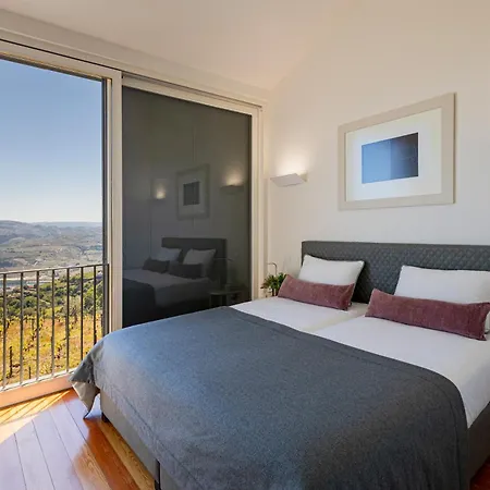 Hotel Casa Da Quinta De Santa Cruz - Douro Valley - By Rowdhouses