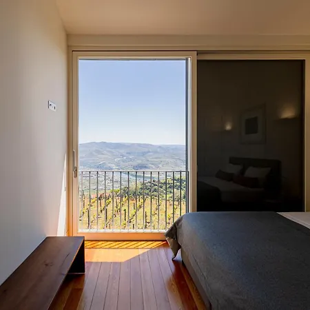Hotel Casa Da Quinta De Santa Cruz - Douro Valley - By Rowdhouses *