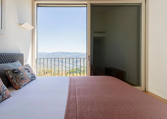 Quinta De Santa Cruz - Douro Land